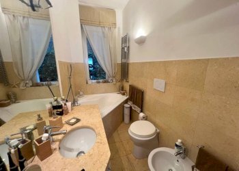 Bagno - Appartamento via Fratelli Coda, 61, frazione Quinto Al Mare, Genova - foto 20