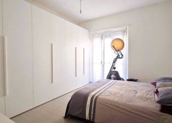 Camera da letto - Bilocale via Barletta, 83, Torino (zona Santa Rita) - foto 7