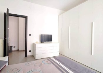 Camera da letto - Bilocale via Barletta, 83, Torino (zona Santa Rita) - foto 11