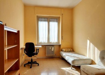 Camera da letto - Quadrilocale corso Eusebio Giambone, 46/18, Torino (zona Lingotto) - foto 10