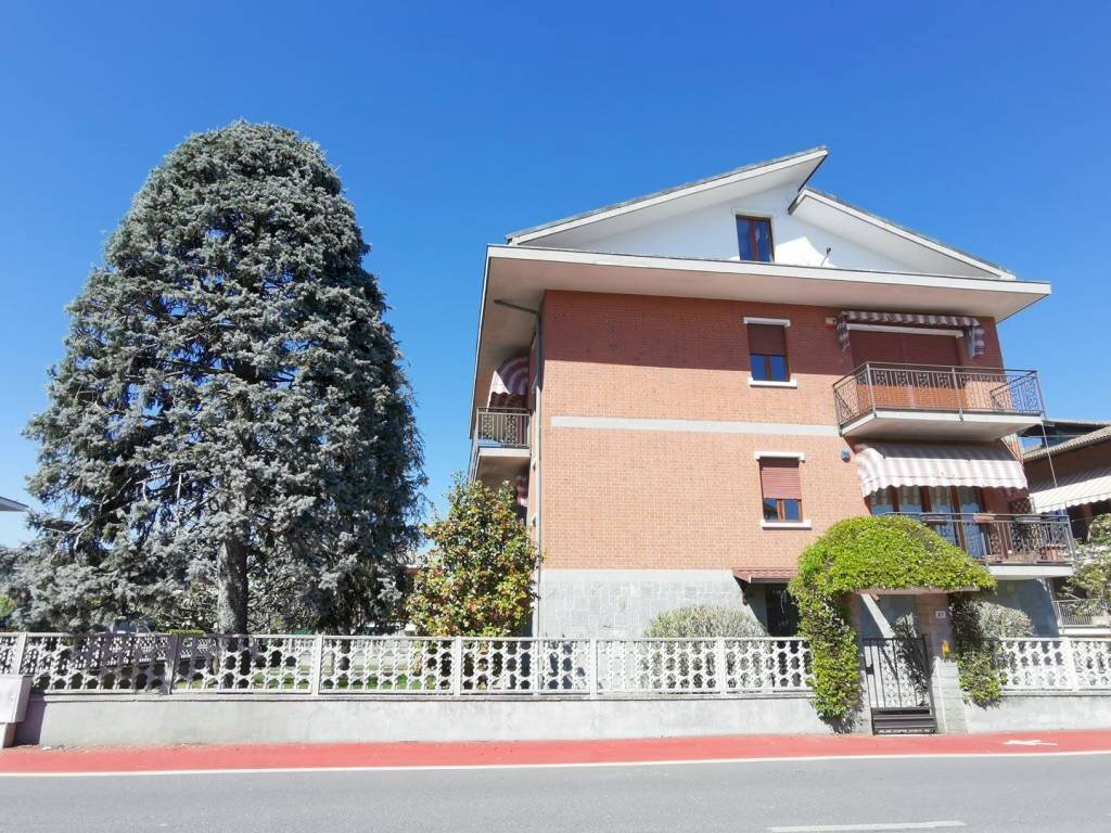 Facciata - Villa via Monte Grappa, 27, Leini - foto 1