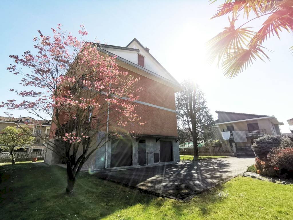 Giardino - Villa via Monte Grappa, 27, Leini - foto 3