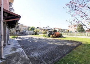 Cortile interno - Villa via Monte Grappa, 27, Leini - foto 35