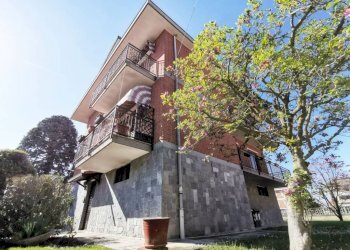 Facciata - Villa via Monte Grappa, 27, Leini - foto 38