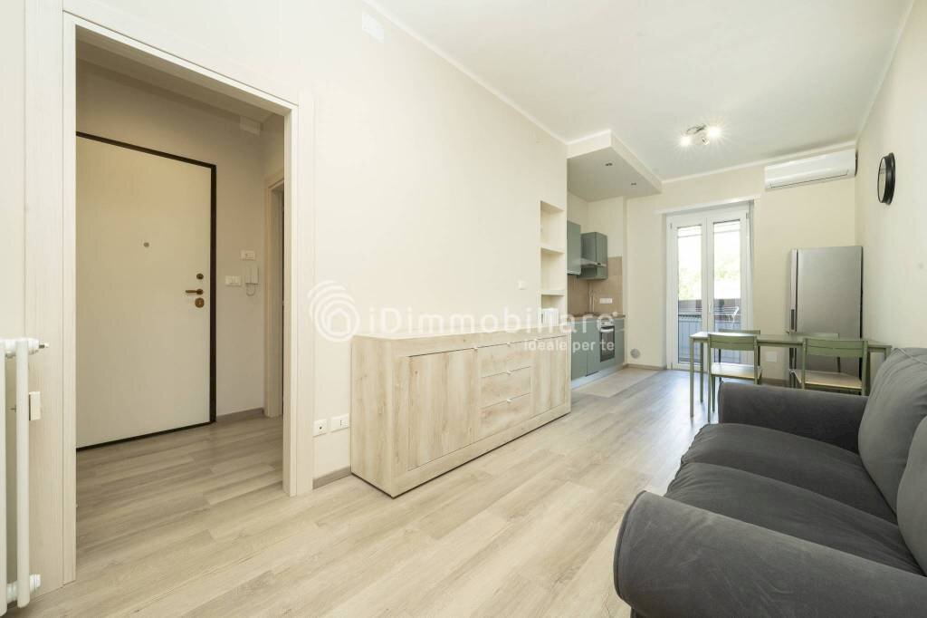 Salone - Bilocale via Cesare Reduzzi, 11, Torino (zona Lingotto) - foto 3