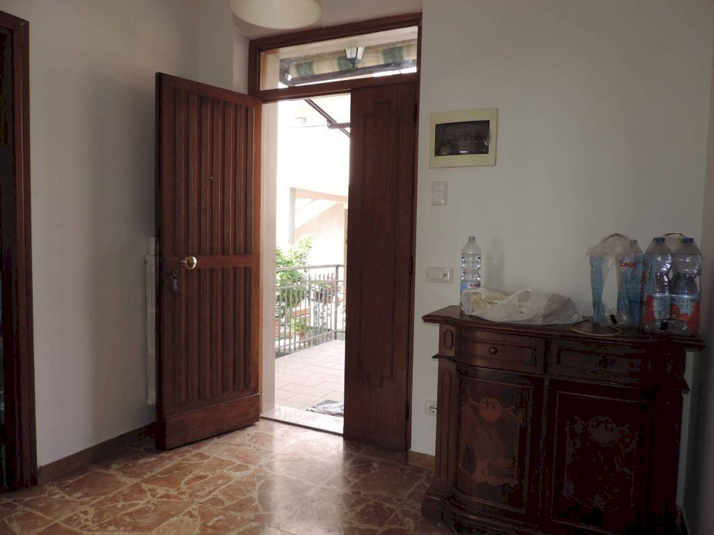Ingresso - Trilocale via Pietro Nenni, 21, Fara in Sabina - foto 3