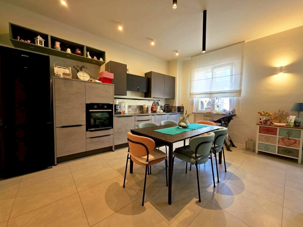 Cucina - Trilocale strada Matteo Renato Imbriani, Parma (zona Oltretorrente) - foto 3