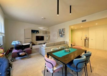 Salone - Trilocale strada Matteo Renato Imbriani, Parma (zona Oltretorrente) - foto 6