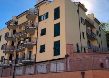 Facciata - Trilocale via San Biagio di Valpolcevera, 20M, Genova (zona Pontedecimo) - foto 30