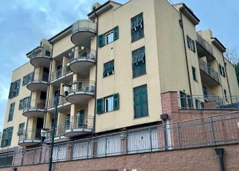 Facciata - Trilocale via San Biagio di Valpolcevera, 20M, Genova (zona Pontedecimo) - foto 33