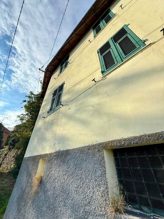 Facciata - Rustico via Cadelè Bricollo, 68, Serra Riccò - foto 1