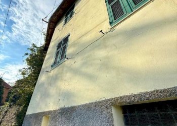 Facciata - Rustico via Cadelè Bricollo, 68, Serra Riccò - foto 1