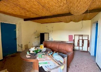 Salone - Rustico via Cadelè Bricollo, 68, Serra Riccò - foto 21