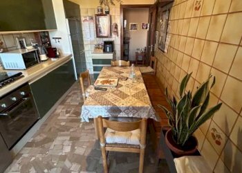 Cucina - Appartamento via Circonvallazione Est, 12, Castello d'Argile - foto 12