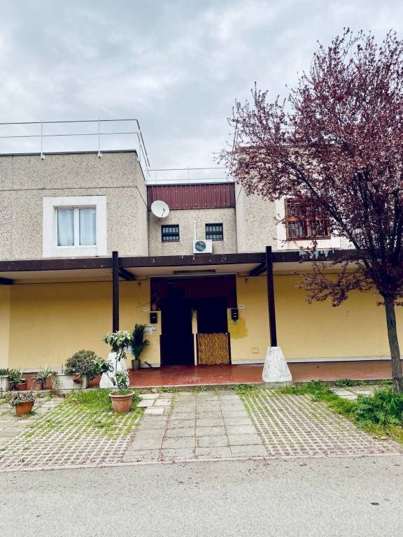 Cortile interno - Independent house via Francesco Zanardi, 391, Bologna (neighborhood Lame) - photo 1