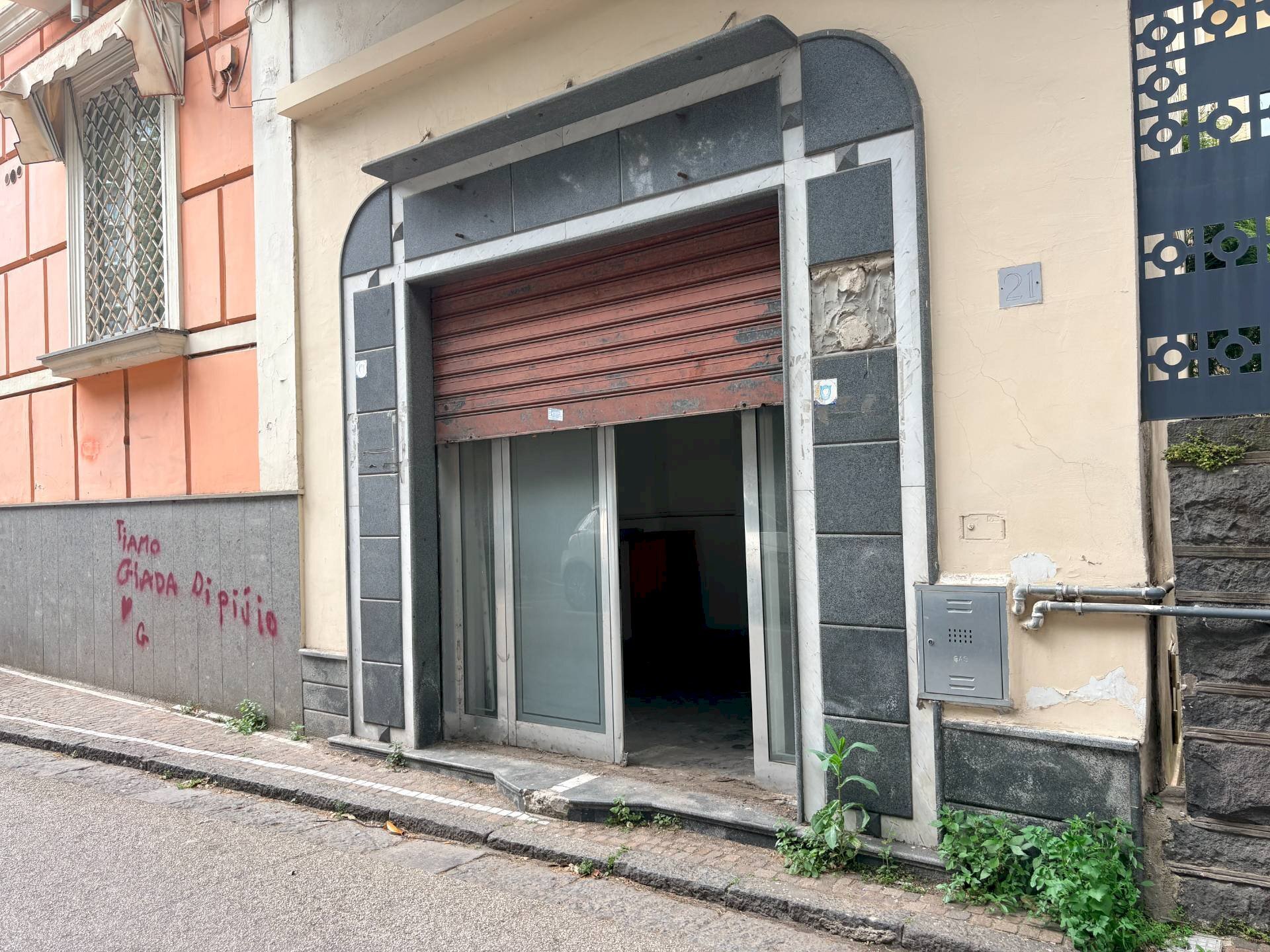 Foto 1 - Commercial Activity Piazza Principe Amedeo
 
21, Aversa - photo 1