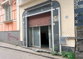 Foto 1 - Commercial Activity Piazza Principe Amedeo
 
21, Aversa - photo 1