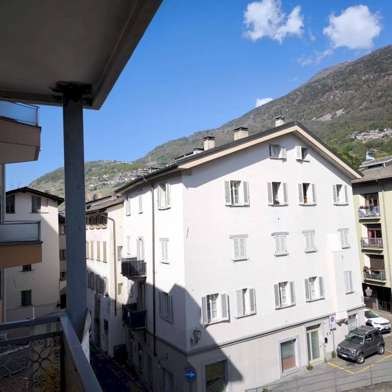 Facciata - Appartamento galleria Parravicini, 10, Sondrio - foto 1
