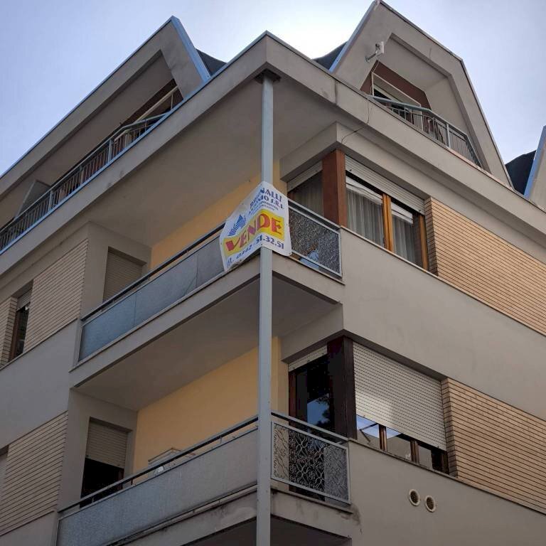 Facciata - Appartamento galleria Parravicini, 10, Sondrio - foto 2
