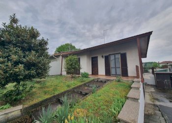 facciata - Villa via Don Luigi Sturzo, Rivolta d'Adda - foto 1