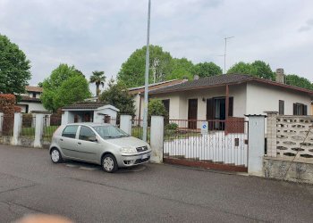 facciata - Villa via Don Luigi Sturzo, Rivolta d'Adda - foto 40