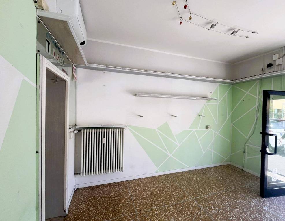 Dettagli - Negozio via Porrettana, Bologna (zona Costa Saragozza) - foto 1
