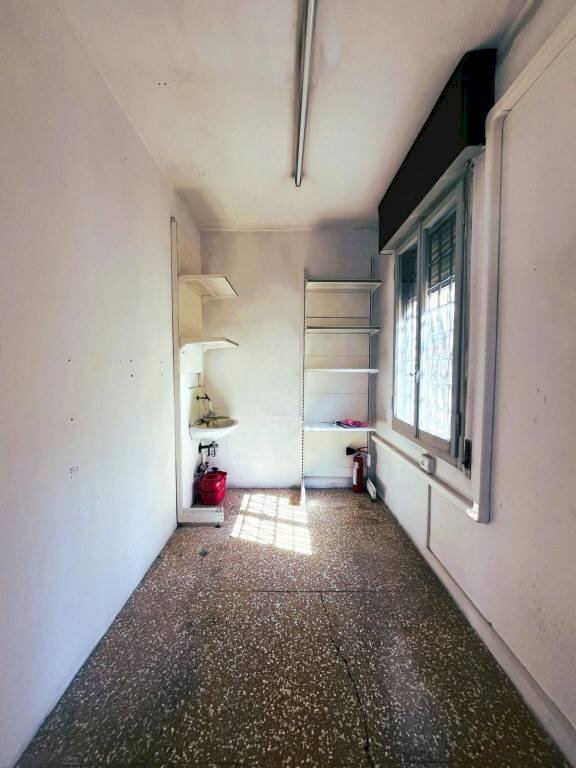 Stanza non arredata - Negozio via Porrettana, Bologna (zona Costa Saragozza) - foto 3