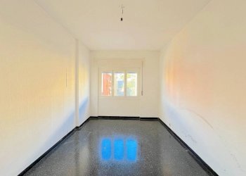 Stanza non arredata - Trilocale via Isonzo, 17, Genova (zona Quarto) - foto 9