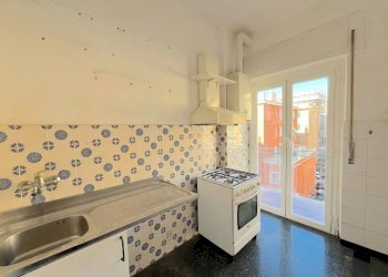 Cucina - Trilocale via Isonzo, 17, Genova (zona Quarto) - foto 15