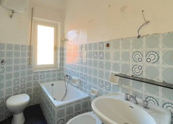 Bagno - Trilocale via Isonzo, 17, Genova (zona Quarto) - foto 19