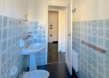 Bagno - Trilocale via Isonzo, 17, Genova (zona Quarto) - foto 20