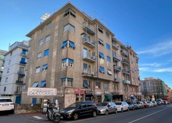 Facciata - Trilocale via Isonzo, 17, Genova (zona Quarto) - foto 23