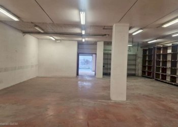 whatsapp image 2026-03-26 at 17.57.45 (7) - Magazzino via pietro l'eremita, Roma - foto 1