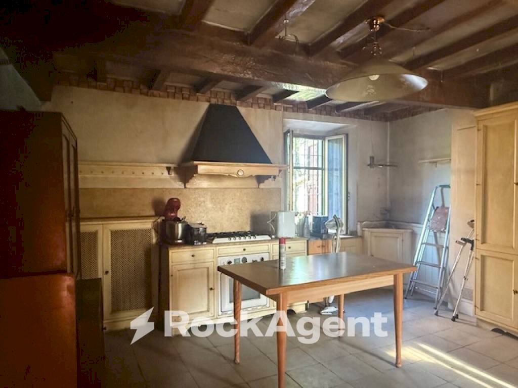 Cucina - Rustico strada della Cornia, Tizzano Val Parma - foto 3