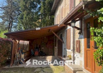 Box auto - Rustico strada della Cornia, Tizzano Val Parma - foto 1