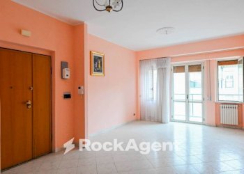 Ingresso - Trilocale via Giovanni Paolo Parisio, 10, Catanzaro - foto 2