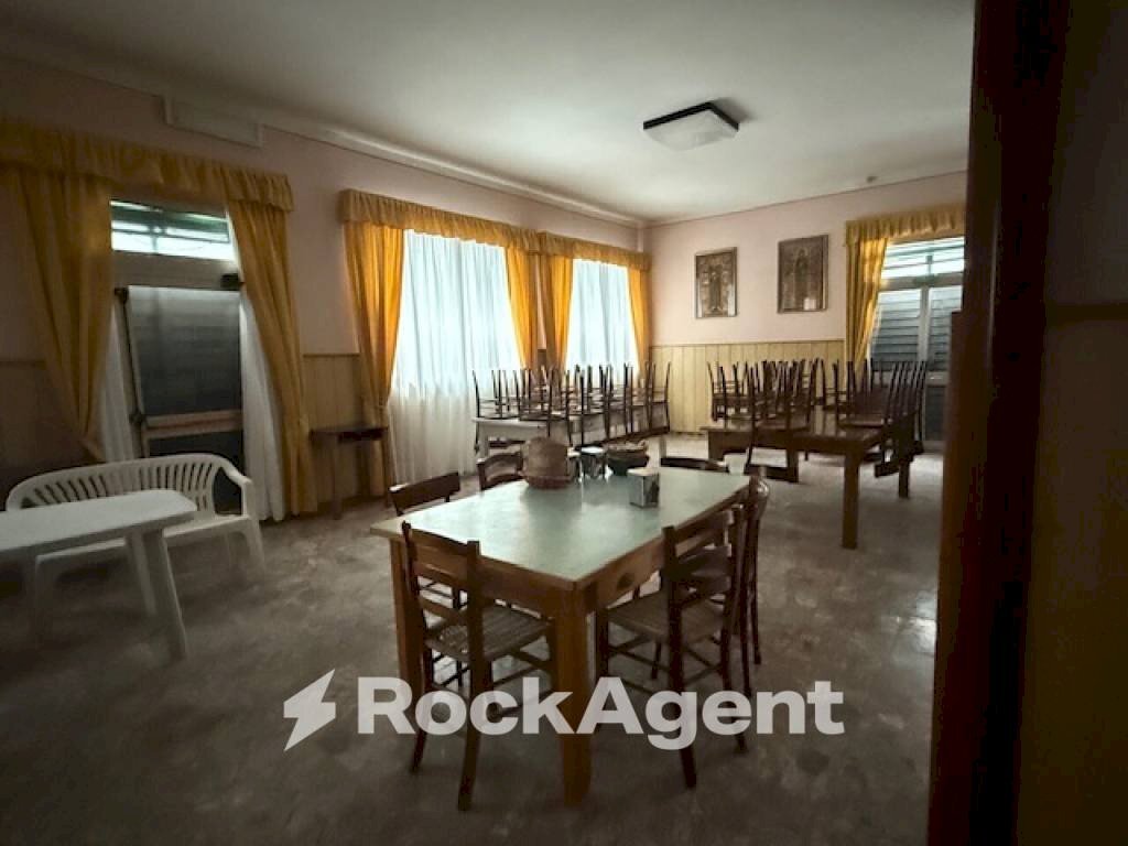 Salone - Stabile - Palazzo via Lago delle More, Serramazzoni - foto 3