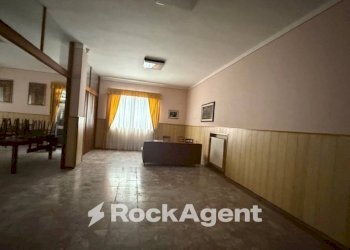 Salone - Stable - Palace via Lago delle More, Serramazzoni - photo 4