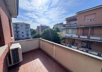 terrazza soggiorno - Quadrilocale via Toscana, Bologna (zona Murri) - foto 7