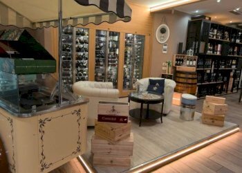 Interno non residenziale - Shop via dell'Imbrecciato, Roma - photo 12