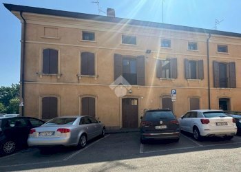 Quadrilocale Piazzale posta, Castelnovo di Sotto - foto 1