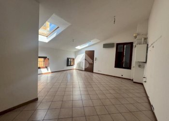 Quadrilocale Piazzale posta, Castelnovo di Sotto - foto 5