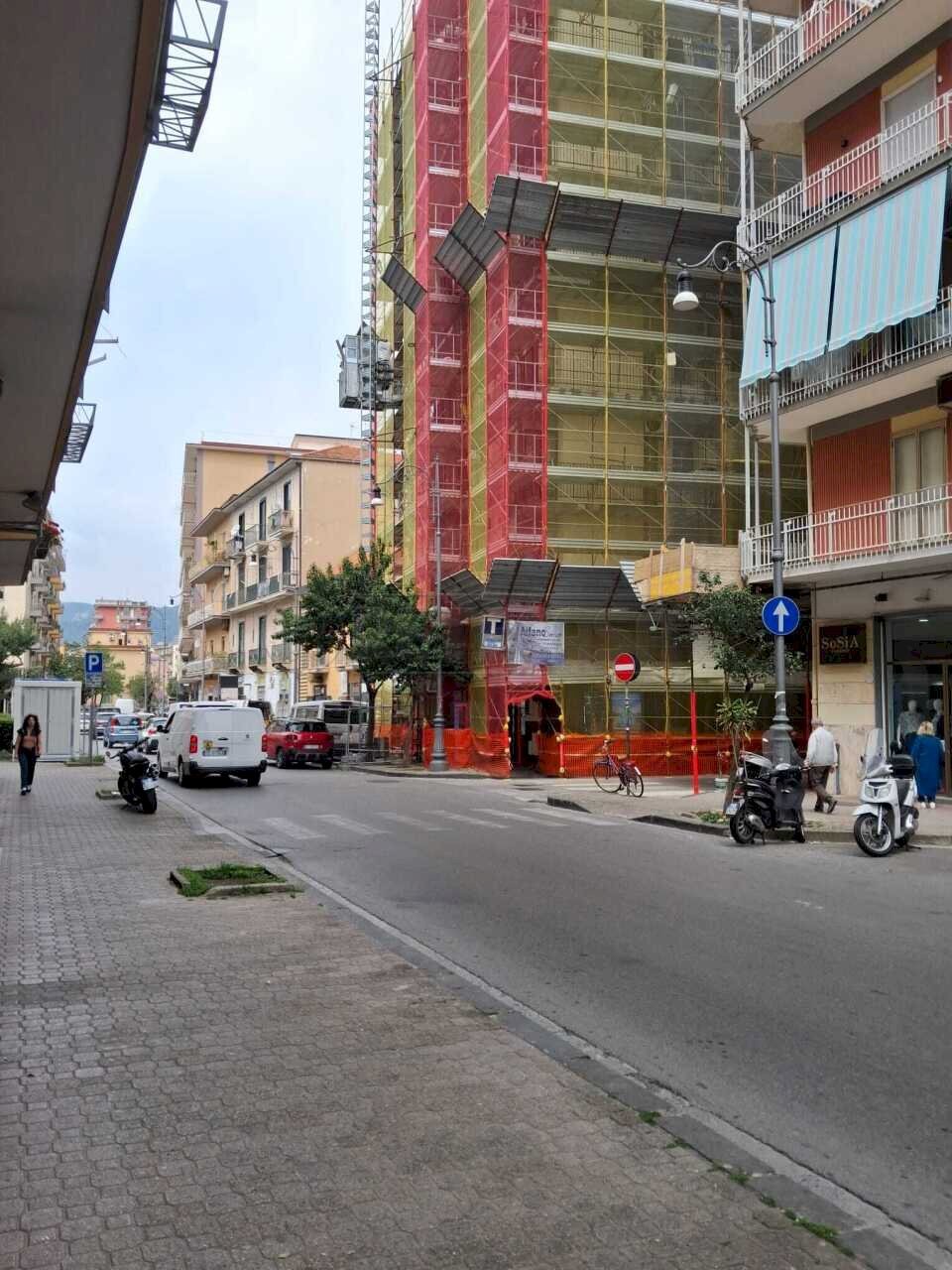WhatsApp Image 2026-04-20 at 12.39.50 (1).jpeg - Locale Commerciale Via Posidonia 54, Salerno - foto 2
