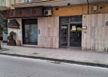 WhatsApp Image 2026-04-20 at 12.39.51 (3).jpeg - Locale Commerciale Via Posidonia 54, Salerno - foto 1