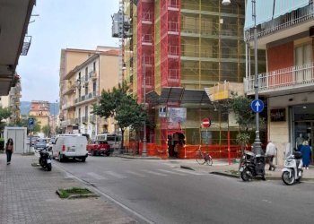 WhatsApp Image 2026-04-20 at 12.39.50 (1).jpeg - Locale Commerciale Via Posidonia 54, Salerno - foto 2