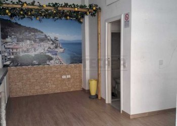 WhatsApp Image 2026-04-20 at 12.39.50 (2).jpeg - Locale Commerciale Via Posidonia 54, Salerno - foto 6