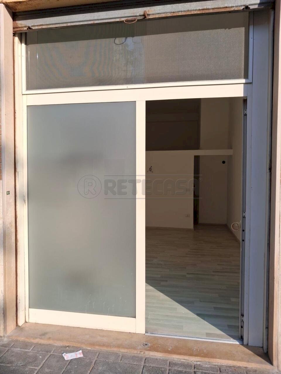 WhatsApp Image 2026-04-17 at 18.38.14.jpeg - Commercial Premises Via Nicola Antonio Mantenga 13, Salerno - photo 3