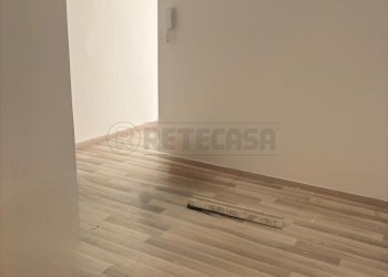 WhatsApp Image 2026-04-17 at 17.49.12 (1).jpeg - Commercial Premises Via Nicola Antonio Mantenga 13, Salerno - photo 8