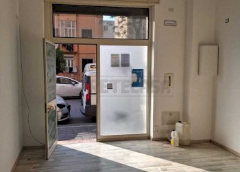 WhatsApp Image 2026-04-17 at 17.47.29.jpeg - Locale Commerciale Via Nicola Antonio Mantenga 13, Salerno - foto 4