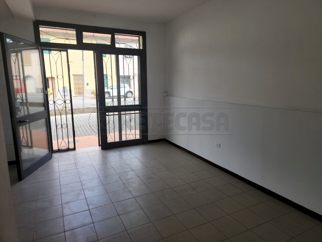 20260421_104749.jpg - Locale Commerciale Via Francesca, Santa Maria a Monte - foto 2